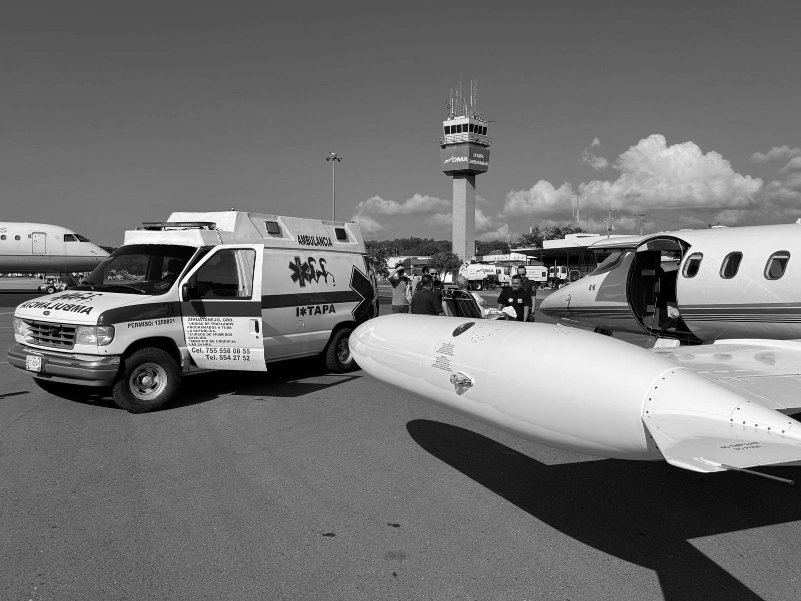 Ambulancia aérea en aeropuerto